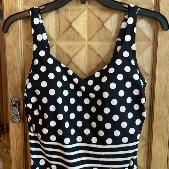 EUC Lands End One-Piece Swimsuit - Picture 2 of 8